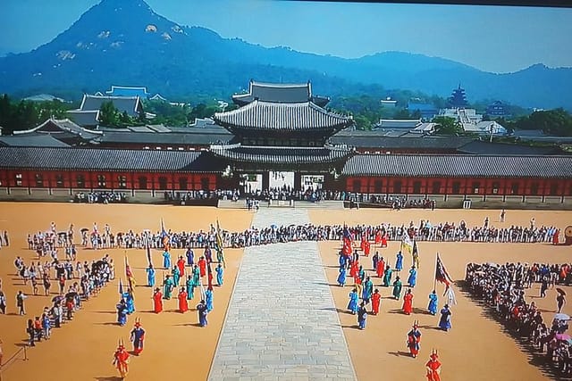 Taken at the Gyeongbokgung palace and Royal Gate Changing Ceremony.
Gyeongbokgung is the primary palace of 5 royal palaces in the middle of city.